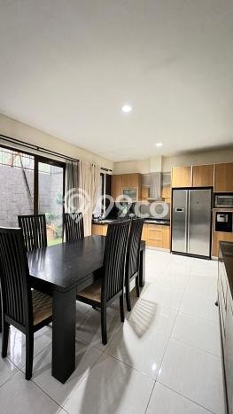 Hunian Mewah LB 208m2 Siap Pakai Desain Elegan di BSD Green Cove, Tangerang Hunian Mewah LB 208m2 Siap Pakai Desain Elegan di BSD Green Cove, Tangerang