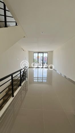 Ruko untuk Disewa di Pusat Tangerang Luas Bangunan 178m2 Ruko untuk Disewa di Pusat Tangerang Luas Bangunan 178m2