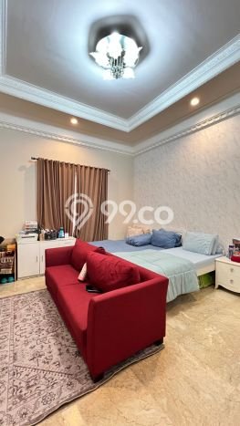 Hunian Elit LB 458m2 Siap Huni Desain Elegan di Bintaro, Tangerang Selatan Hunian Elit LB 458m2 Siap Huni Desain Elegan di Bintaro, Tangerang Selatan