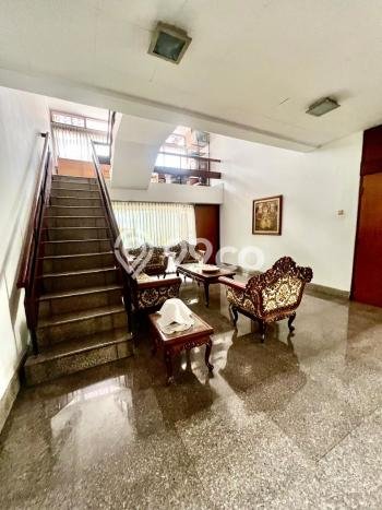 Rumah Luxury Modern Tanpa Renovasi di Senayan Jakarta Selatan Rumah Luxury Modern Tanpa Renovasi di Senayan Jakarta Selatan