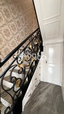 Siap Huni Rumah Mewah 5 Kamar di BSD Dekat ke Mana Saja Siap Huni Rumah Mewah 5 Kamar di BSD Dekat ke Mana Saja