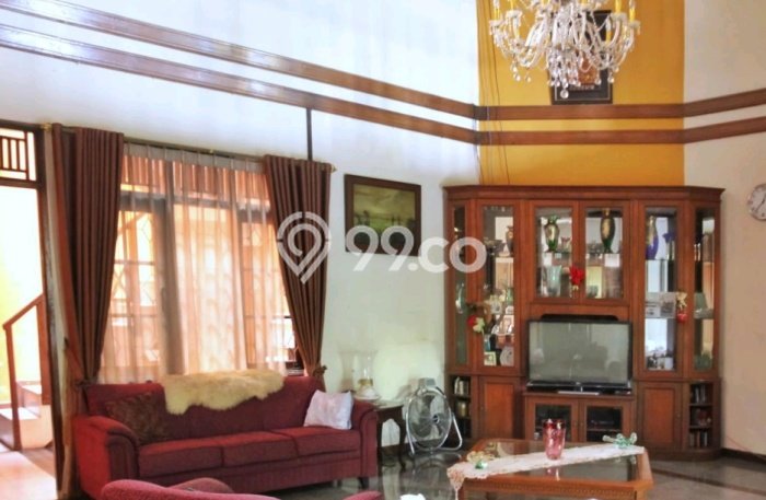 Rumah Eksklusif Dijual LT 669m2 di Ciputat, Tangerang Selatan Rumah Eksklusif Dijual LT 669m2 di Ciputat, Tangerang Selatan