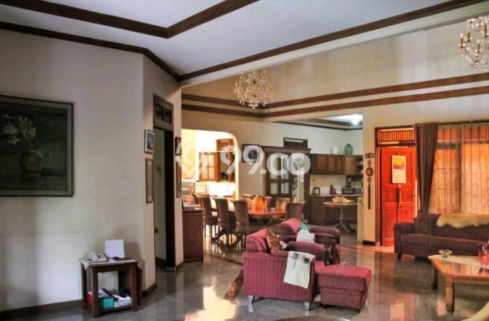 Rumah Eksklusif Dijual LT 669m2 di Ciputat, Tangerang Selatan Rumah Eksklusif Dijual LT 669m2 di Ciputat, Tangerang Selatan