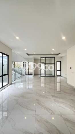 Dijual Rumah Mewah Elegan Dengan View Cantik di BSD City, Tangerang Dijual Rumah Mewah Elegan Dengan View Cantik di BSD City, Tangerang
