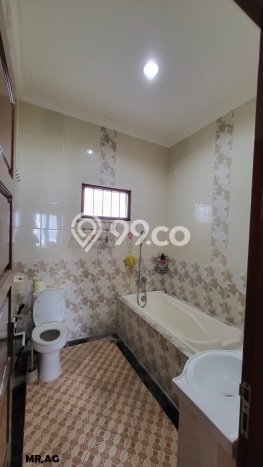 Ready to Use! Luxury House LT 180m2 Desain Elegan di Cibubur Ready to Use! Luxury House LT 180m2 Desain Elegan di Cibubur