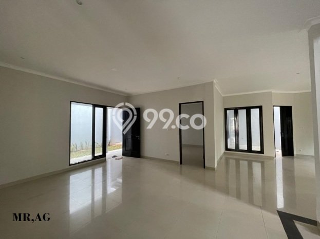 Ready to Use! Luxury House LT 394m2 Desain Modern di Cibubur Ready to Use! Luxury House LT 394m2 Desain Modern di Cibubur