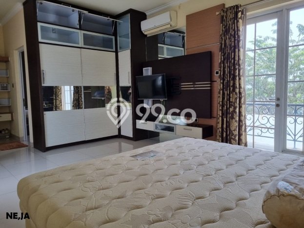Jual Rumah Mewah Elegan Dengan View Eksklusif di Legenda Wisata, Bogor Jual Rumah Mewah Elegan Dengan View Eksklusif di Legenda Wisata, Bogor