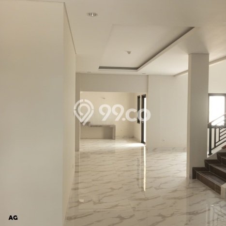 Rumah Luxury Modern Tanpa Renovasi di Kota Wisata Jakarta Timur Rumah Luxury Modern Tanpa Renovasi di Kota Wisata Jakarta Timur