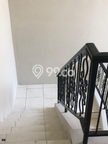 Rumah Luas Asri 3 KT Siap Pakai di Cibubur Jakarta Timur Rumah Luas Asri 3 KT Siap Pakai di Cibubur Jakarta Timur