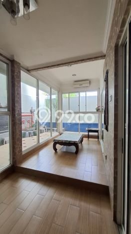 Rumah Elit Modern Tanpa Renovasi di Kota Wisata Jakarta Timur Rumah Elit Modern Tanpa Renovasi di Kota Wisata Jakarta Timur
