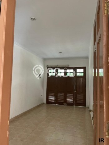 HARGA SPESIAL! Rumah Modern area , Jakarta Timur, Luas 300m2m² Bangunan 350m2m² Bisa Nego! HARGA SPESIAL! Rumah Modern area , Jakarta Timur, Luas 300m2m² Bangunan 350m2m² Bisa Nego!