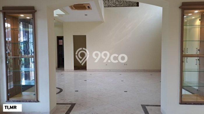 Dijual Rumah Mewah Elegan Dengan View Cantik di Cibubur, Jakarta Timur Dijual Rumah Mewah Elegan Dengan View Cantik di Cibubur, Jakarta Timur