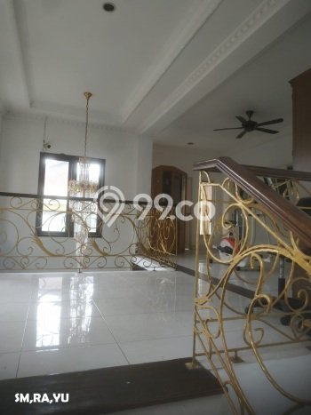 Rumah Elit LB 300m2 Siap Huni Desain Elegan di Kota Wisata, Jakarta Timur Rumah Elit LB 300m2 Siap Huni Desain Elegan di Kota Wisata, Jakarta Timur
