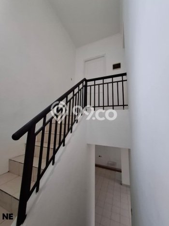 Rumah Luas Asri 3 KT Siap Pakai di Cibubur Jakarta Timur Rumah Luas Asri 3 KT Siap Pakai di Cibubur Jakarta Timur