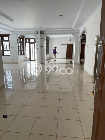 HARGA SPESIAL! Rumah Modern area , Jakarta Timur, Luas 300m2m² Bangunan 350m2m² Bisa Nego! HARGA SPESIAL! Rumah Modern area , Jakarta Timur, Luas 300m2m² Bangunan 350m2m² Bisa Nego!