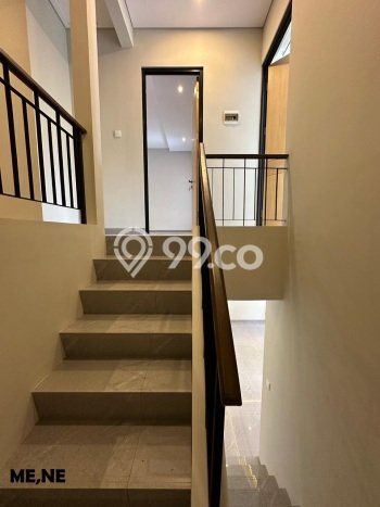 Rumah Luxury Modern Siap Huni di Cibubur Jakarta Timur Rumah Luxury Modern Siap Huni di Cibubur Jakarta Timur