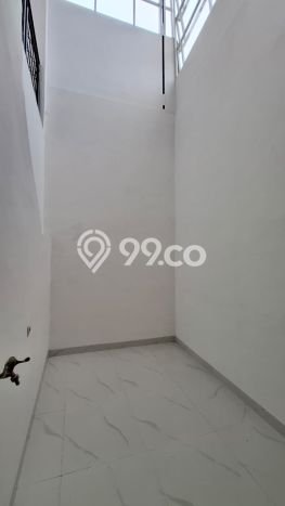 Hunian Nyaman Asri 5 KT Siap Huni di Legenda Wisata Jakarta Timur Hunian Nyaman Asri 5 KT Siap Huni di Legenda Wisata Jakarta Timur