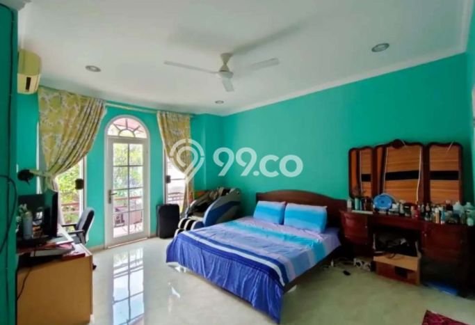 Dijual Hunian Rumah Terawat 5 Kamar di Raffles Hills, Jakarta Timur Dijual Hunian Rumah Terawat 5 Kamar di Raffles Hills, Jakarta Timur