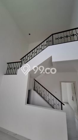 For Sale! Luxury House LT 200m2 Desain Elegan di Kota Wisata For Sale! Luxury House LT 200m2 Desain Elegan di Kota Wisata