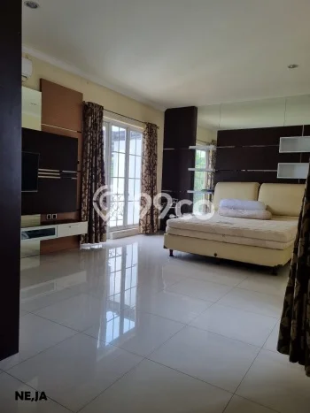 Jual Rumah Mewah Elegan Dengan View Eksklusif di Legenda Wisata, Bogor Jual Rumah Mewah Elegan Dengan View Eksklusif di Legenda Wisata, Bogor