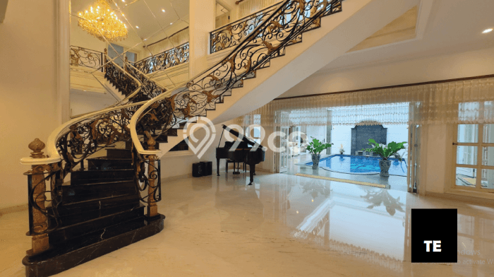Ready to Use! Premium House LT 482m2 Desain Modern di Raffles Hills Ready to Use! Premium House LT 482m2 Desain Modern di Raffles Hills