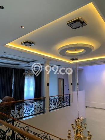 Rumah Luxury Modern Tanpa Renovasi di Raffles Hills Jakarta Timur Rumah Luxury Modern Tanpa Renovasi di Raffles Hills Jakarta Timur