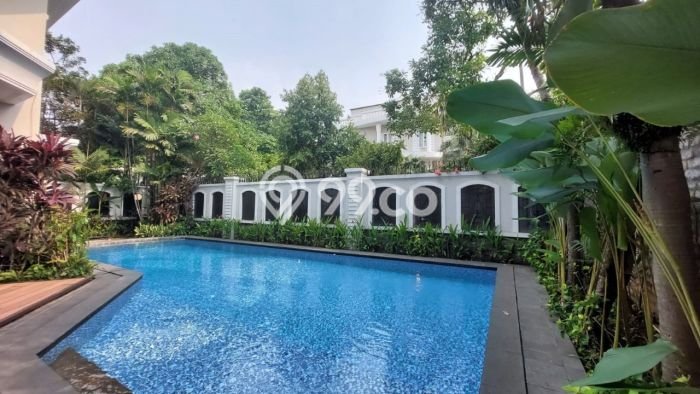 Sewa Rumah Nyaman LT 680m2 / LB 700m2 di Pondok Indah, Jakarta Selatan Sewa Rumah Nyaman LT 680m2 / LB 700m2 di Pondok Indah, Jakarta Selatan