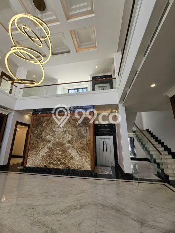 Ready to Use! Luxury House LT 808m2 Desain Modern di Pondok Indah Ready to Use! Luxury House LT 808m2 Desain Modern di Pondok Indah