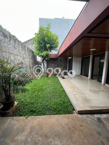 Hunian Mewah Siap Huni LT 558m2 di Kebayoran Lama, Jakarta Selatan Hunian Mewah Siap Huni LT 558m2 di Kebayoran Lama, Jakarta Selatan