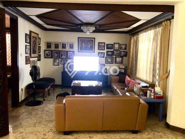 Siap Huni Rumah Mewah 6 Kamar di Kebayoran Baru Dekat ke Mana Pun Siap Huni Rumah Mewah 6 Kamar di Kebayoran Baru Dekat ke Mana Pun
