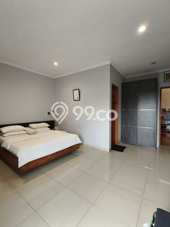 Rumah Elit Modern Tanpa Renovasi di Pondok Indah Jakarta Selatan Rumah Elit Modern Tanpa Renovasi di Pondok Indah Jakarta Selatan