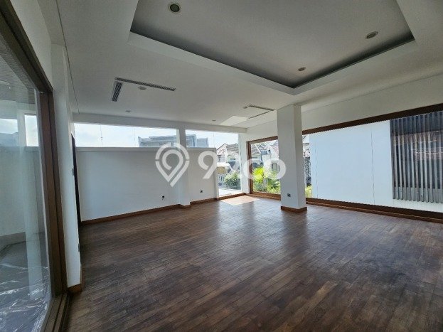 Hunian Mewah LB 647m2 Siap Pakai Desain Elegan di Pondok Indah, Jakarta Selatan Hunian Mewah LB 647m2 Siap Pakai Desain Elegan di Pondok Indah, Jakarta Selatan
