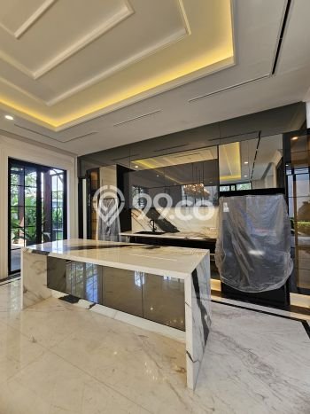 Ready to Use! Luxury House LT 808m2 Desain Modern di Pondok Indah Ready to Use! Luxury House LT 808m2 Desain Modern di Pondok Indah