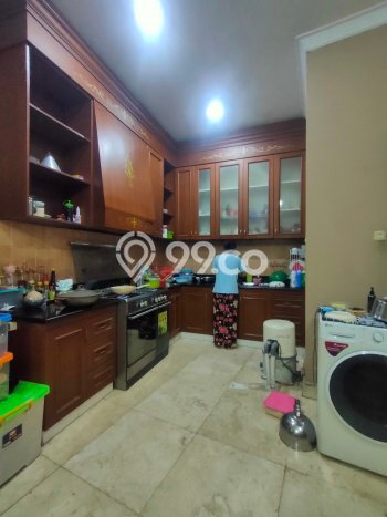 Rumah Elit Modern Tanpa Renovasi di Jati Padang Jakarta Selatan Rumah Elit Modern Tanpa Renovasi di Jati Padang Jakarta Selatan