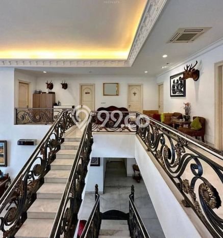 Rumah Mewah LB 1000m2 Siap Huni Desain Elegan di Simprug Garden, Jakarta Selatan Rumah Mewah LB 1000m2 Siap Huni Desain Elegan di Simprug Garden, Jakarta Selatan