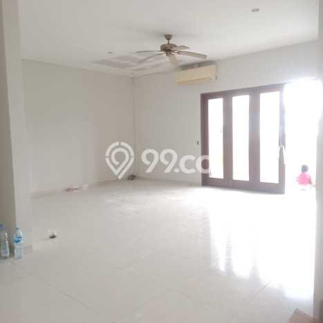 SPECIAL LISTING! Rumah di Lebak Bulus, 4 KT, Akses Fasilitas, Luas 335m² LB 226m² SPECIAL LISTING! Rumah di Lebak Bulus, 4 KT, Akses Fasilitas, Luas 335m² LB 226m²