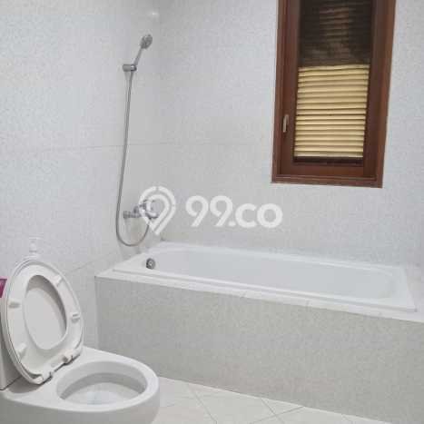 Siap Huni Rumah Mewah 4 Kamar di Kebayoran Baru Dekat ke Mana Saja Siap Huni Rumah Mewah 4 Kamar di Kebayoran Baru Dekat ke Mana Saja