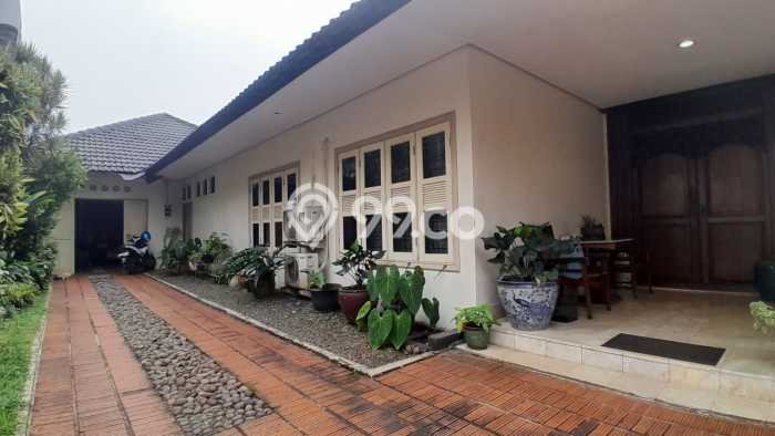 Rumah Mewah LB 353m2 Siap Huni Desain Elegan di Cipete, Jakarta Selatan Rumah Mewah LB 353m2 Siap Huni Desain Elegan di Cipete, Jakarta Selatan