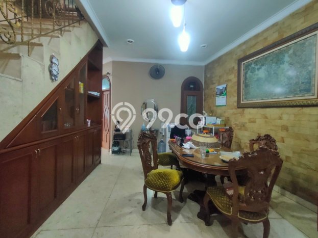 Rumah Elit Modern Tanpa Renovasi di Jati Padang Jakarta Selatan Rumah Elit Modern Tanpa Renovasi di Jati Padang Jakarta Selatan