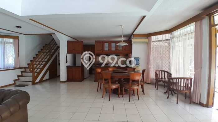 Rumah sewa siap pakai 3 KT di Pondok Indah, Jakarta Selatan Rumah sewa siap pakai 3 KT di Pondok Indah, Jakarta Selatan