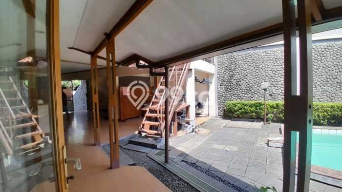 Rumah sewa siap pakai 3 KT di Pondok Indah, Jakarta Selatan Rumah sewa siap pakai 3 KT di Pondok Indah, Jakarta Selatan