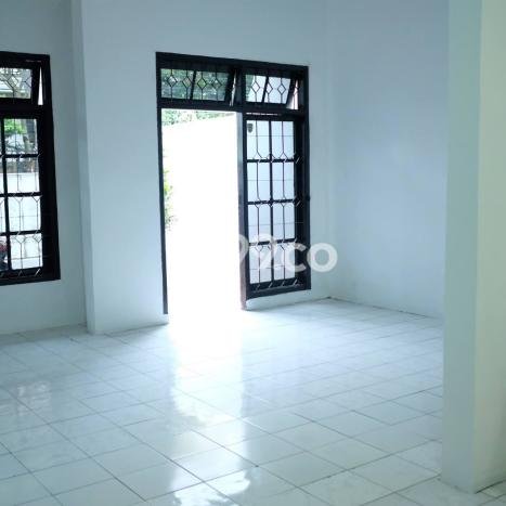 SPECIAL OFFER! Rumah di Pasar Minggu, 3 KM, Area Asri, LT 160m2m² Bangunan 200m2m² SPECIAL OFFER! Rumah di Pasar Minggu, 3 KM, Area Asri, LT 160m2m² Bangunan 200m2m²