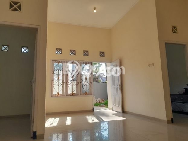 Dijual Hunian Rumah Terawat 3 KT di Kasin, Malang Dijual Hunian Rumah Terawat 3 KT di Kasin, Malang