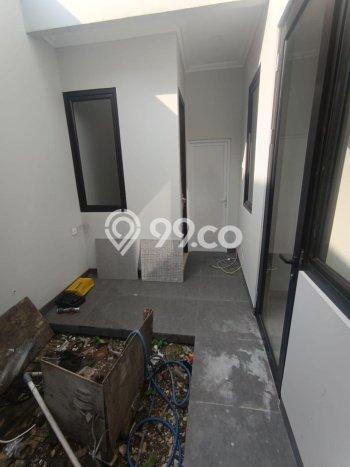 Rumah Modern 4 KT di Cibubur Depok Semi Furnished Rumah Modern 4 KT di Cibubur Depok Semi Furnished