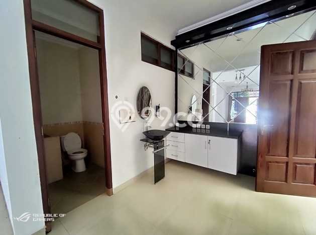 Rumah Mewah Siap Huni LT 266m2 di Ngaglik, Sleman Rumah Mewah Siap Huni LT 266m2 di Ngaglik, Sleman
