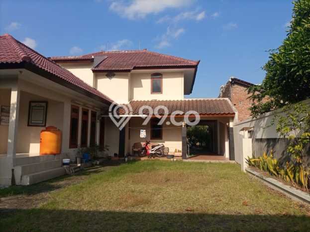 Rumah Mewah LB 700m2 Siap Pakai Desain Elegan di Maguwoharjo, Yogyakarta Rumah Mewah LB 700m2 Siap Pakai Desain Elegan di Maguwoharjo, Yogyakarta