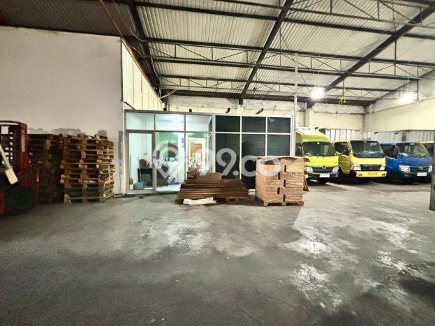 Gudang Kawasan Komersial Kawasan Mlati, Luas 1500m2m², Disewakan, Ready Digunakan Gudang Kawasan Komersial Kawasan Mlati, Luas 1500m2m², Disewakan, Ready Digunakan