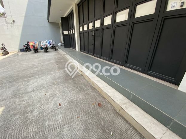 Ruko Komersial Disewakan di Tegalrejo Yogyakarta Luas 300m2 Ruko Komersial Disewakan di Tegalrejo Yogyakarta Luas 300m2