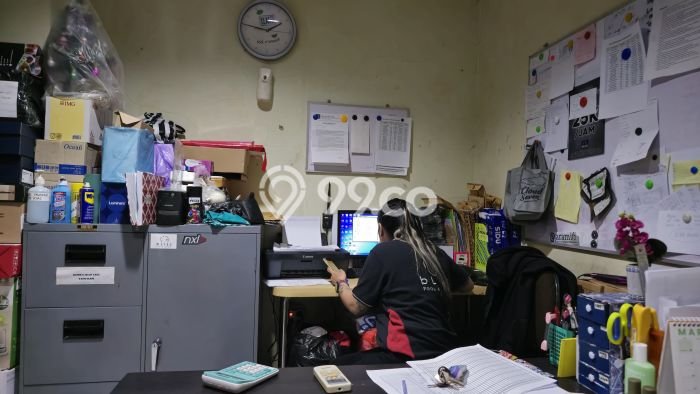 Unit Ruko disewakan di Depok Sleman dengan LT 540m2 / LB 1500m2 Unit Ruko disewakan di Depok Sleman dengan LT 540m2 / LB 1500m2
