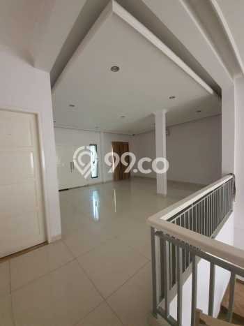 Hunian Mewah Dijual LT 420m2 di Kebon Jeruk, Jakarta Barat Hunian Mewah Dijual LT 420m2 di Kebon Jeruk, Jakarta Barat